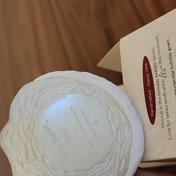 Holiday Barbie Ornament 1994 - Picture 8 of 12